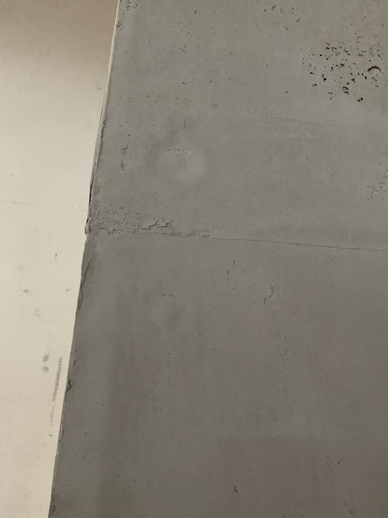 Clean detail of the grey Archi+concrete column surface and panel joint at the Lady Musgrave Road restaurant.